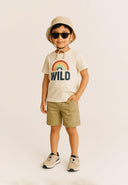 Chłopięce szorty chino z tkaniny z regulowanym paskiem w talii beżowe 3–14 lat – Minoti