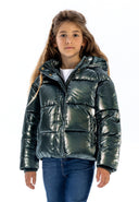 Girls padded jacket in green, front view with snap fastening and zipper.