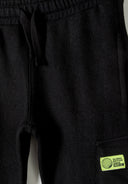 Fleece joggers set in black with elastic waistband and side pockets for boys age 3-8y. Comfortable and stylish design.